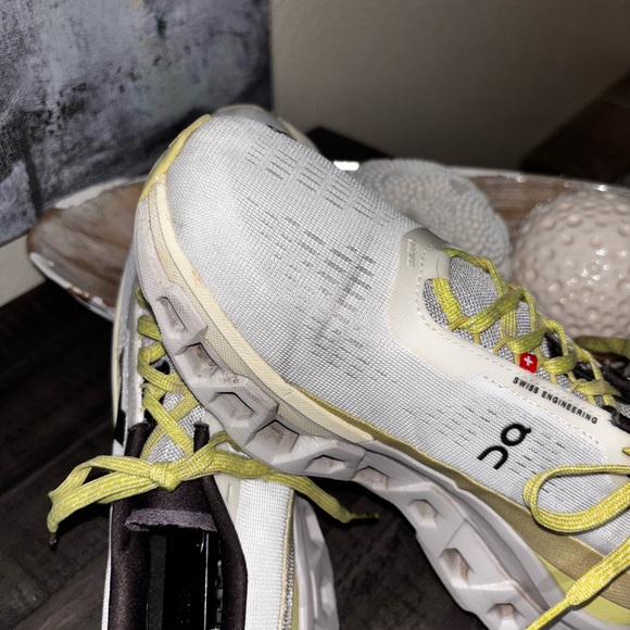 On Cloudmonster 2 running shoes in Undyed/Zest WSZ9,5 - Picture 6 of 15